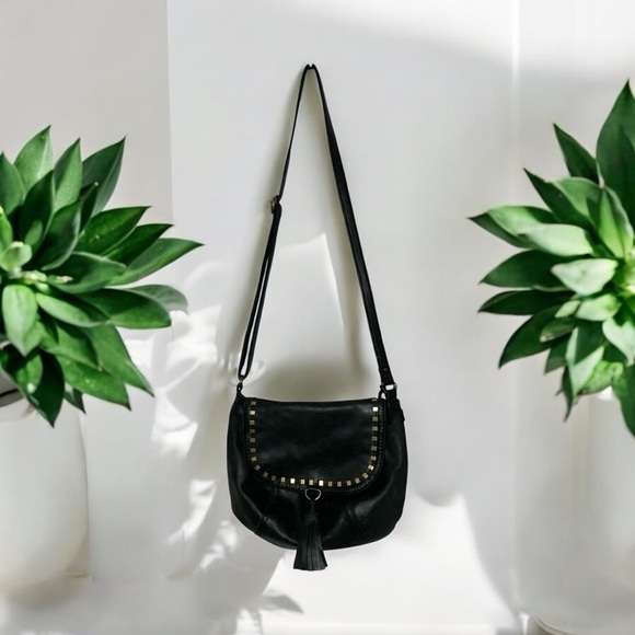 The Sak Serrano Saddle bag Black Leather Shoulder Bag with Gold details - Picture 4 of 10